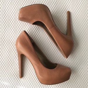 Jessica Simpson leather pumps